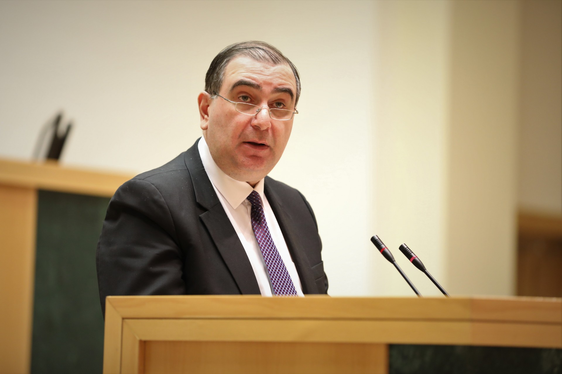 В государственных школах Грузии действует 11 русскоязычных школ и 45 секторов