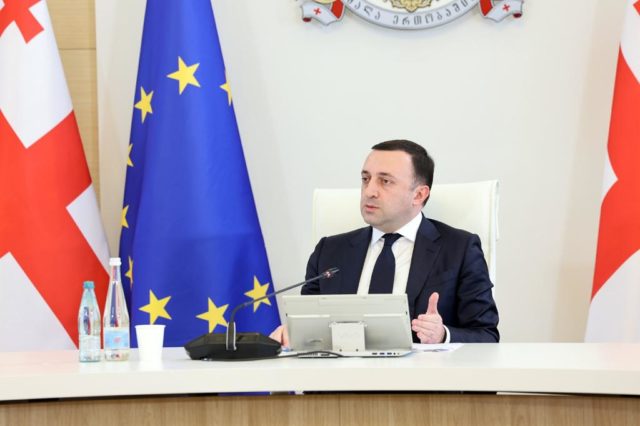 Премьер-министр Грузии обещает увеличить социальные выплаты