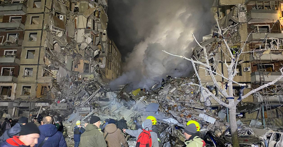 Зеленский отреагировал на ракетный удар по дому в Днепре