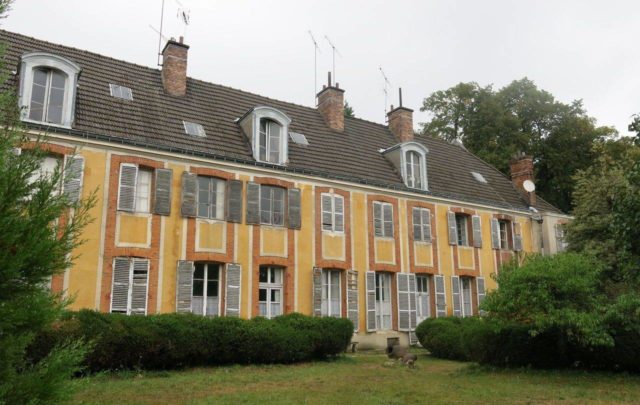 Что происходит в поместье Левиль?