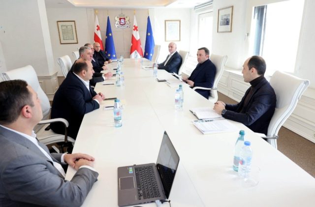 Премьер-министр Грузии Ираклий Гарибашвили провел заседание Экономического совета