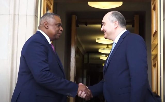 Джуаншер Бурчуладзе обсудил с Ллойдом Остином вопросы стратегического сотрудничества