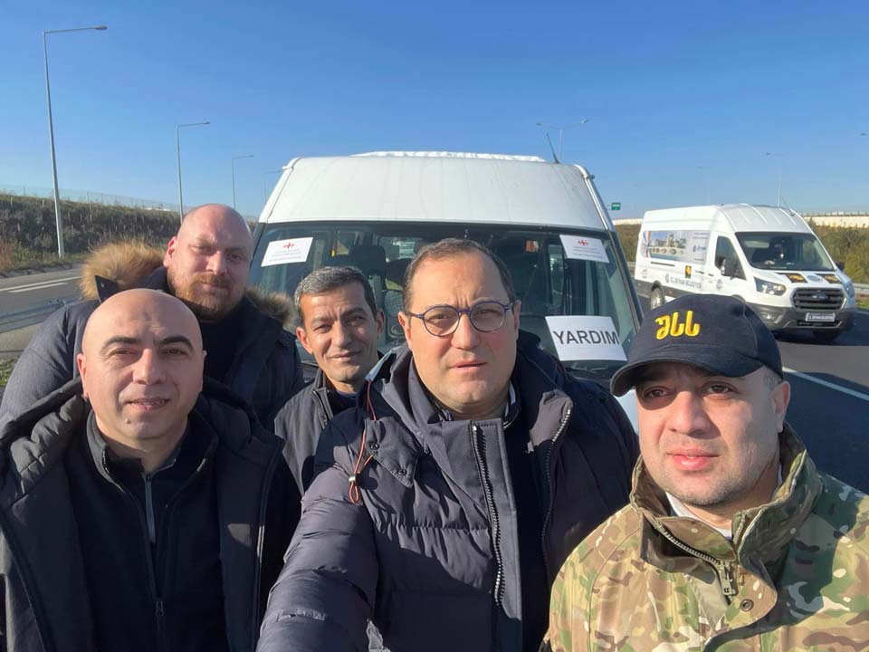 Сотрудники посольства Грузии посетили зону бедствия в Турции