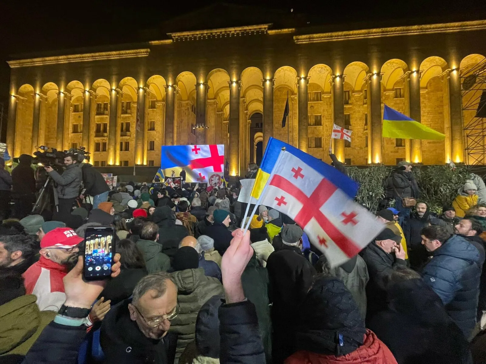 В Грузии прошли масштабные акции солидарности с Украиной