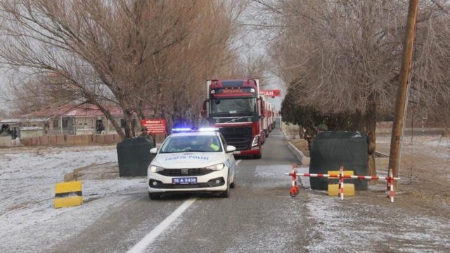 Армения направила гуманитарный груз в Турцию, через границу которая была закрыта 30 лет