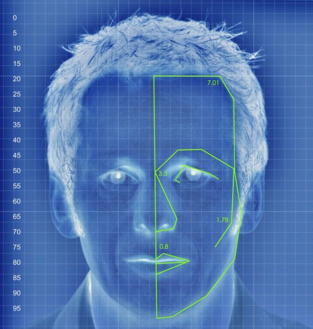 Военные дроны научились распознавать лица людей
