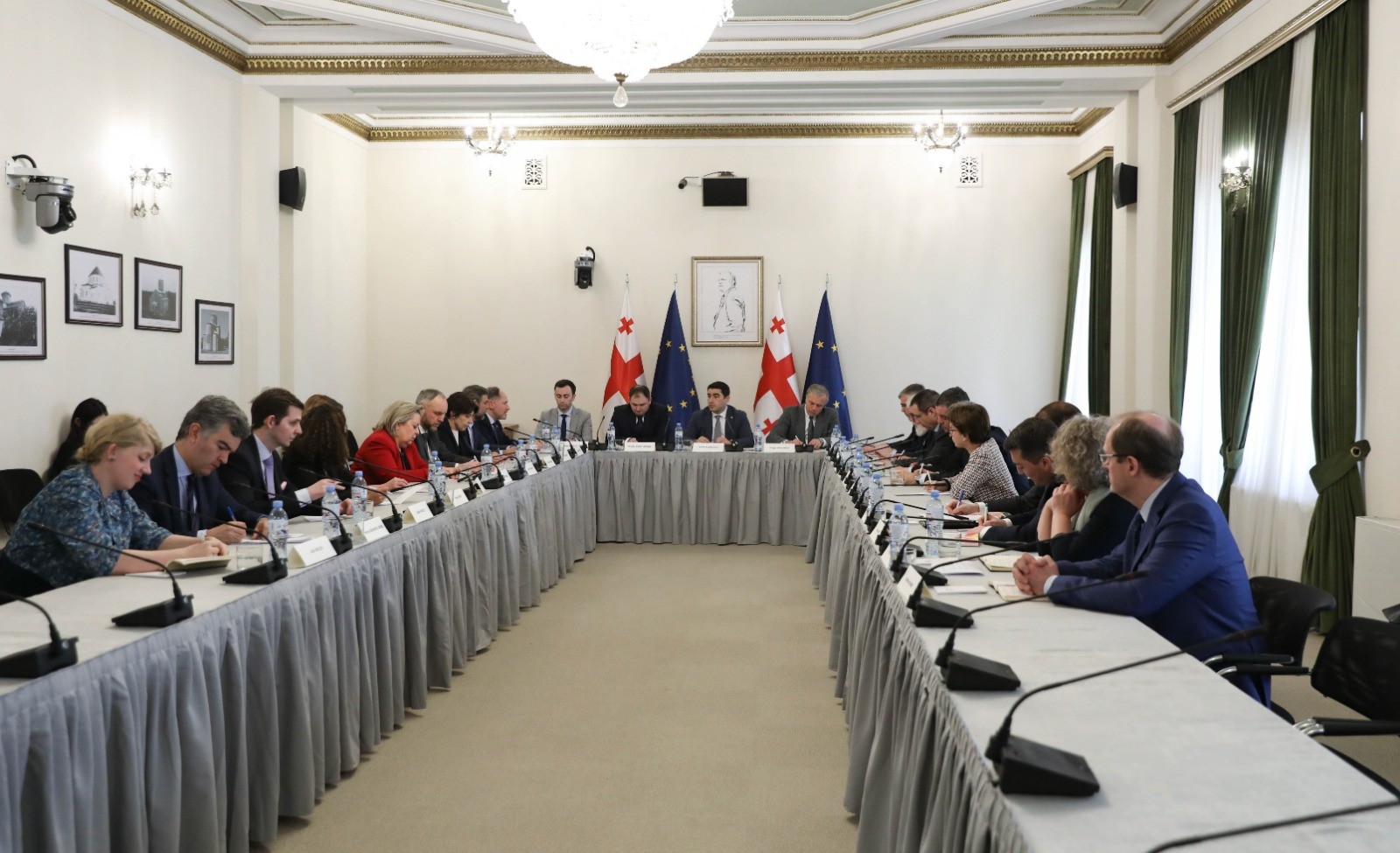 Послы ЕС не переубедили спикера парламента Грузии не поддерживать законопроект об иноагентах