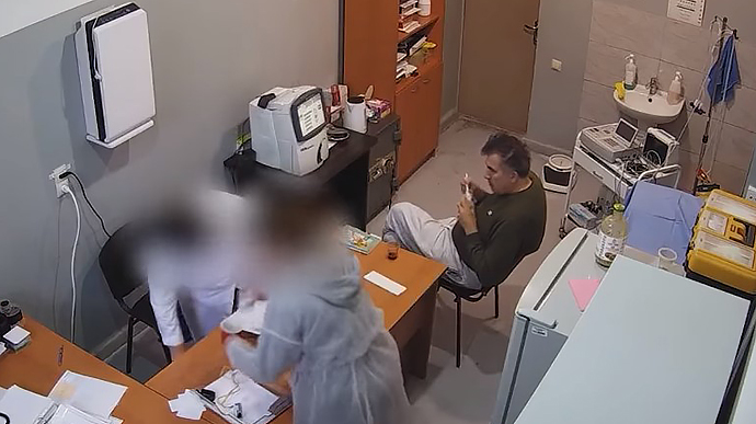 Пенитенциарная служба Грузии оштрафована на 500 лари за публикацию видео с заключенным Саакашвили