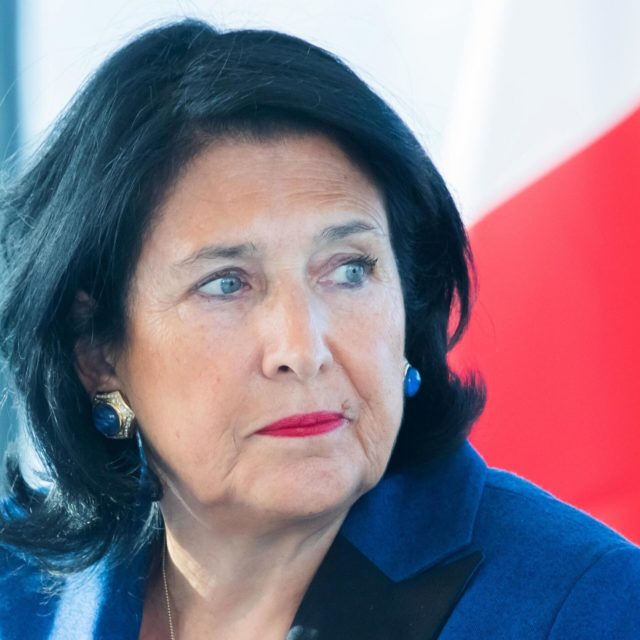 Президент Грузии готова посетить Украину при условии соответствующего приглашения