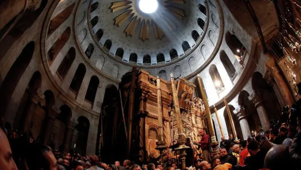 В Иерусалиме ожидают схождения благодатного огня