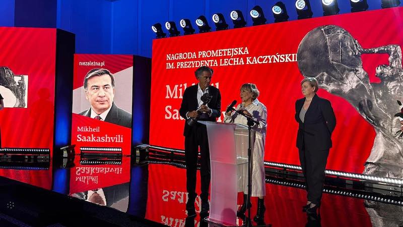 Михаил Саакашвили награжден премией Леха Качиньского - "Прометей"