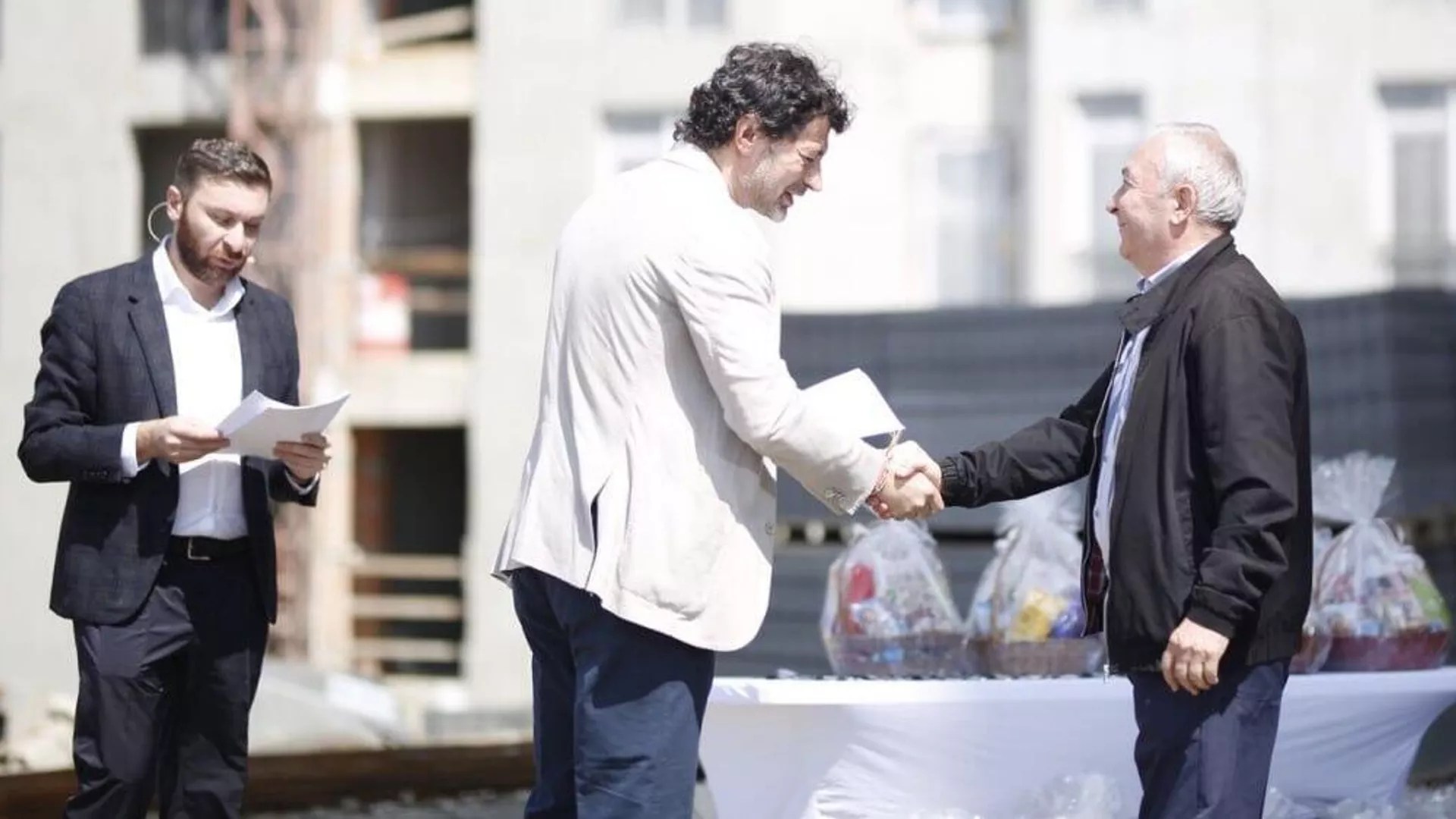 В Тбилиси 104 семьи получили квартиры, пострадавшие в 1990-х годах из-за сорвавшегося кооперативного строительства