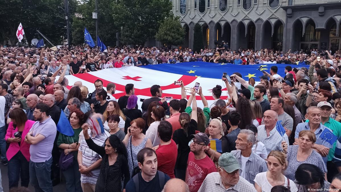 Перед парламентом Грузии прошла акция под лозунгом «Вместе в Европу»