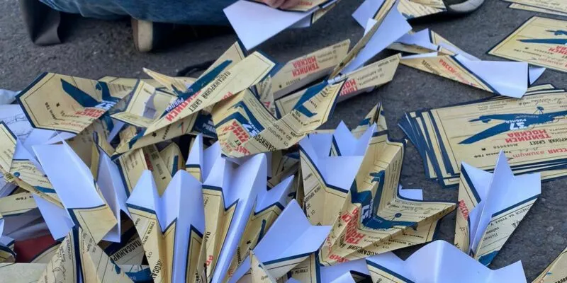 В Тбилиси состоялась акция-перфоманс против прямых авиарейсов из России