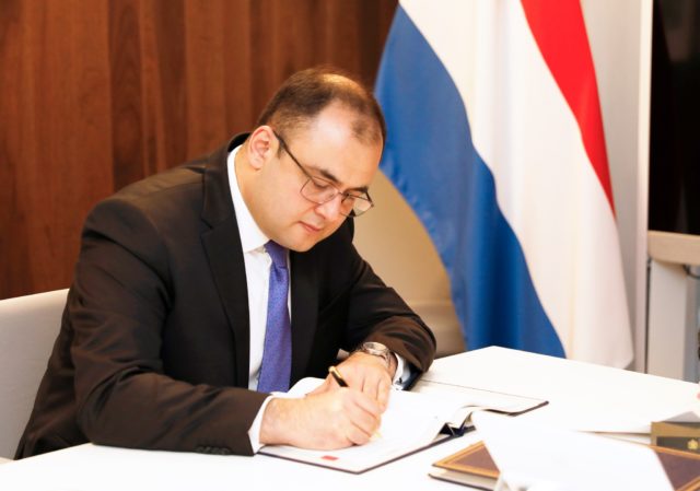 Министр юстиции Грузии подписал Гаагскую конвенцию об взыскании алиментов и Протокол о праве