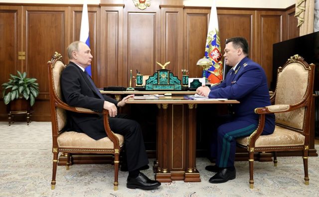 Генеральный прокурор России доложил Путину о возбуждении уголовного дела с попыткой вооруженного мятежа