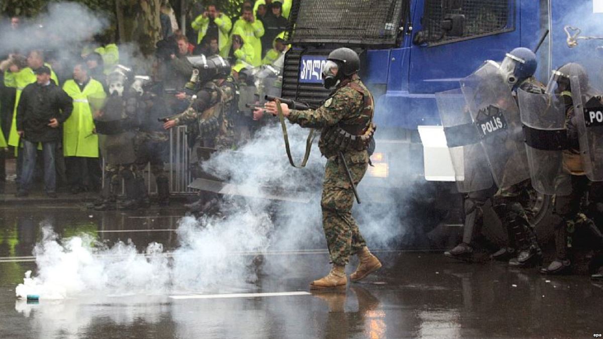 Суд отложил заседание по делу о событиях ноября 2007 года в отношении Саакашвили