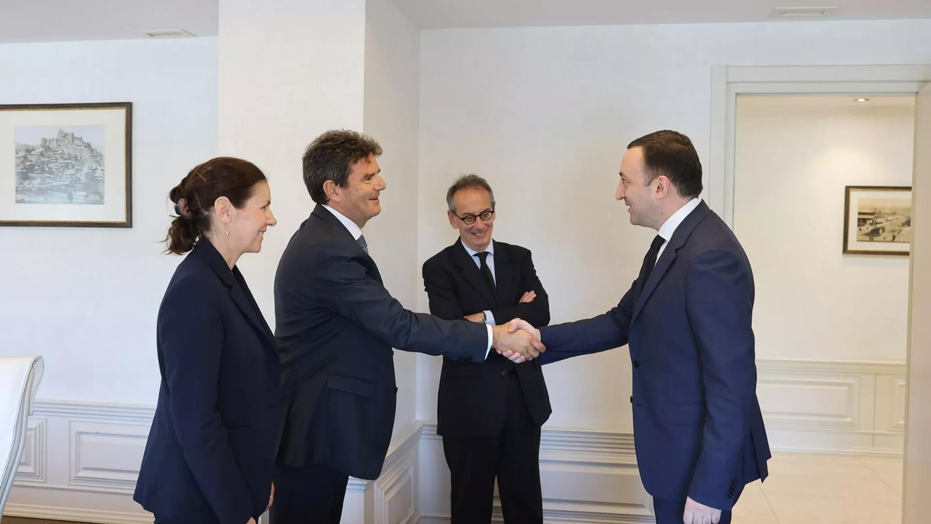 Премьер-министру Грузии представлен новый региональный директор Европейского банка реконструкции и развития на Кавказе