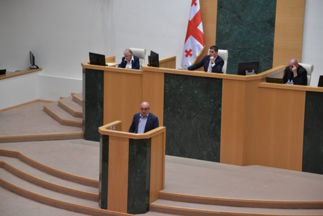 Парламент Грузии завершил рассмотрение Оборонного кодекса