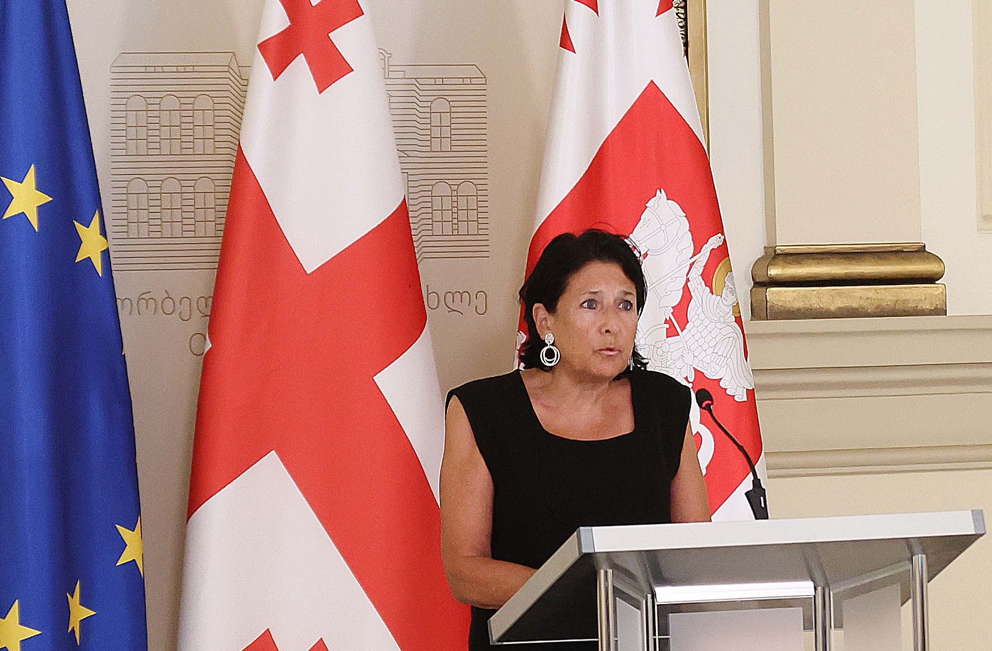 Процедура получения двойного гражданства в Грузии должна быть упрощена -Зурабишвили