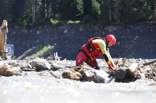 Число жертв оползня в Шови увеличилось до 28 человек