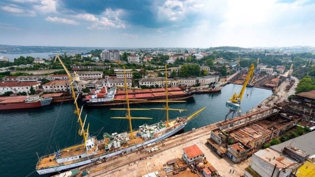 ВСУ атаковали судоремонтный завод в Севастополе десятью крылатыми ракетами