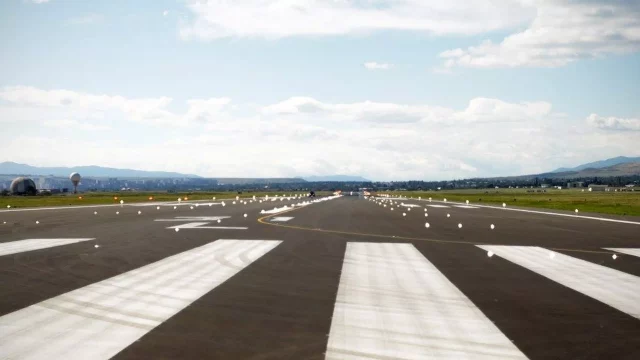 В аэропорту Кутаиси будет построена новая взлетно-посадочная полоса