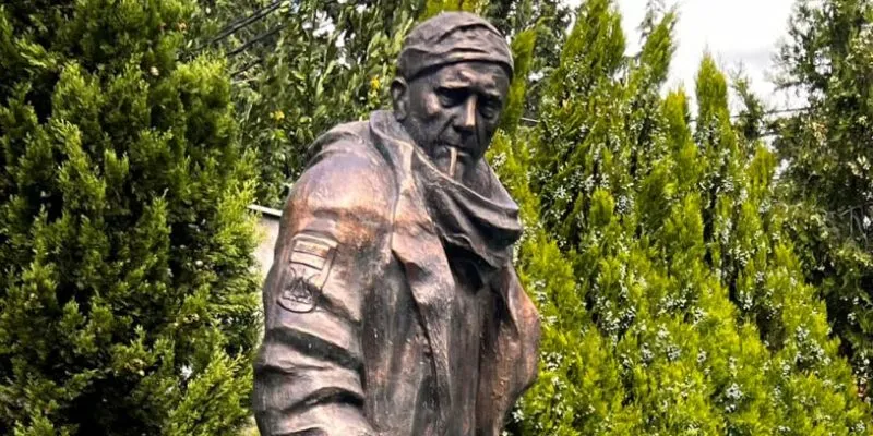 В Тбилиси установлен памятник Герою Украины Александру Мациевскому