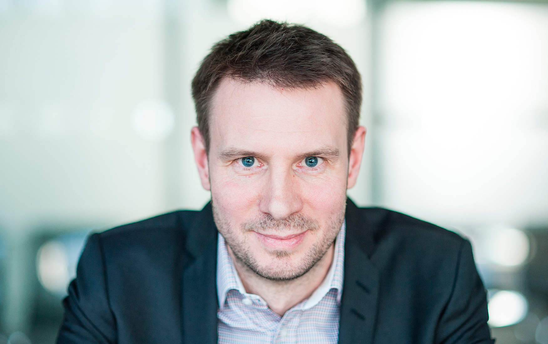 Экс-глава «Тинькофф» Оливер Хьюз возглавил международный бизнес TBC Bank