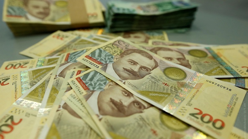 «Грузинская мечта» увеличивает в два раза зарплаты премьера, президента и министров