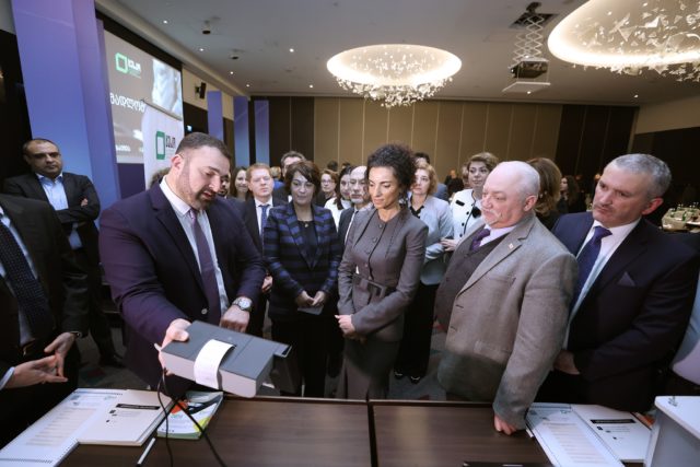 Георгий Каландаришвили представил консульским работникам  электронные технологии для голосования