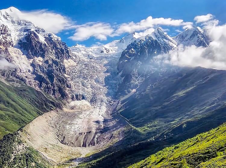  В Грузии швейцарская компания начинает исследования 22 ледниковых ущелий