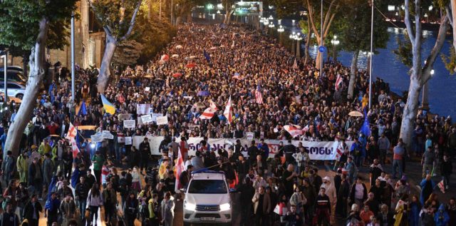 В Тбилиси прошла самая масштабная акция протеста против закона об иноагентах