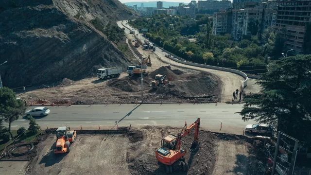 В Тбилиси строительство нового транспортного узла завершатся в сентябре