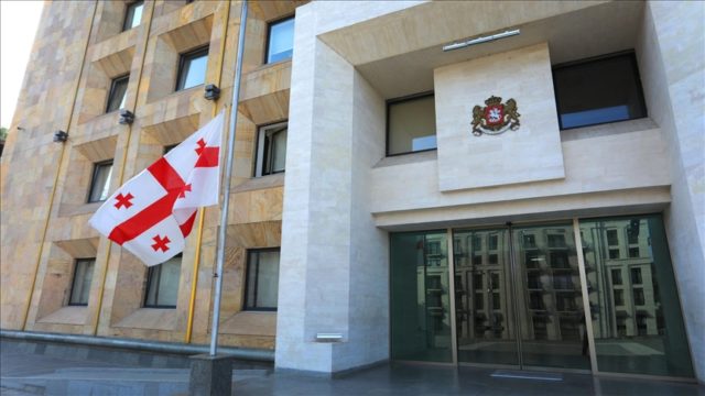 В Грузии над зданиями государственных ведомств приспущены флаги в память о жертвах войны 2008 года