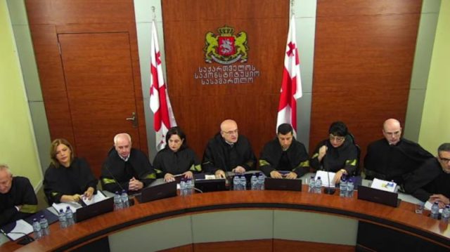 Конституционный суд Грузии завершил слушания по делу о законе об "иноагентах"