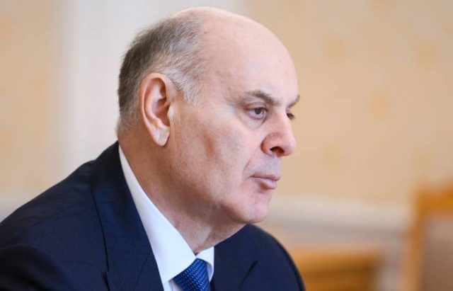 Абхазский президент Аслан Бжания подал в отставку