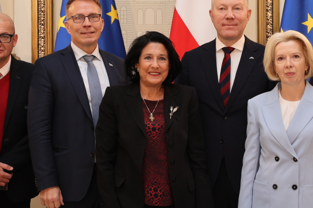 Президент Грузии: выход из кризиса – новые выборы