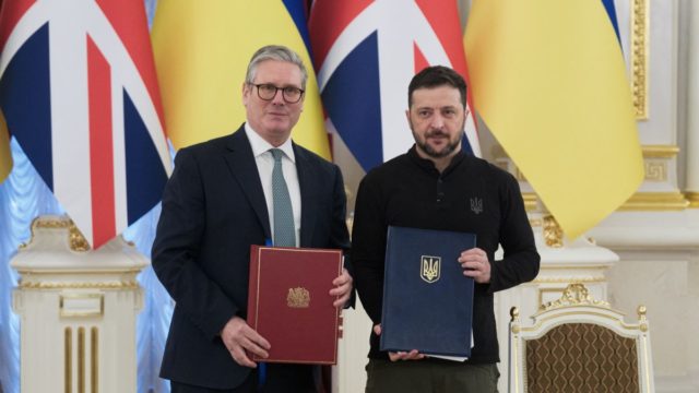 Киев и Лондон подписали договор о партнерстве на 100 лет