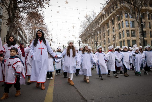 В Тбилиси прошло Рождественское шествие «Алило»
