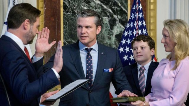Пит Хегсет приведен к присяге министра обороны США