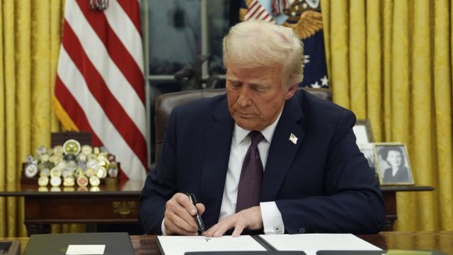 Трамп увеличил пошлины на импорт стали и алюминия с 25 до 50%