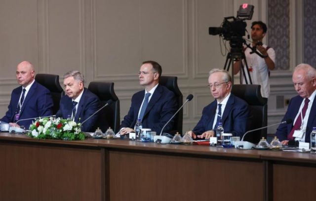 Третья встреча России и Украины в Турции продлилась меньше 40 минут 