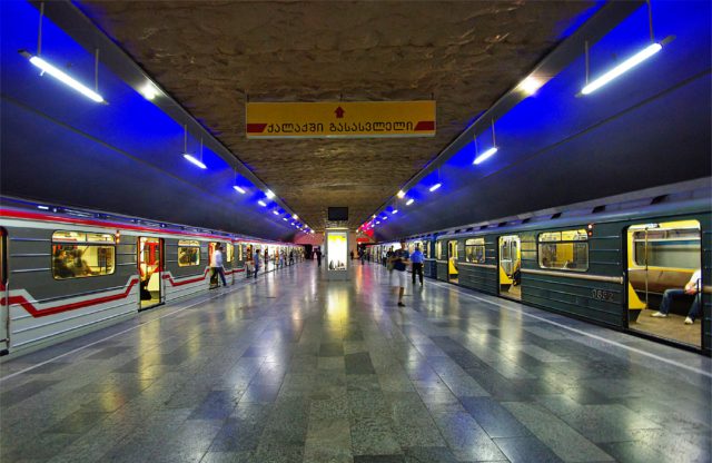 Станция метро "Варкетили" возобновила работу