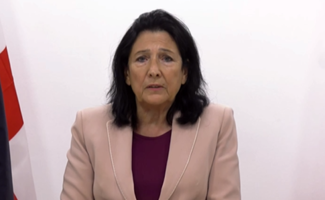 Зурабишвили выразила соболезнования погибшим в результате обрушение здания на «Площади Вокзальная»