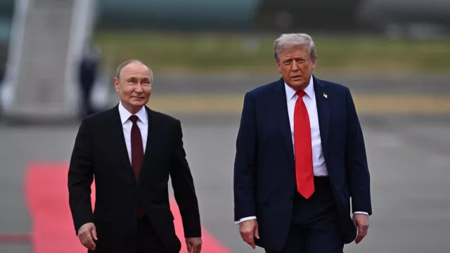 Путин и Трамп провели переговоры на Аляске