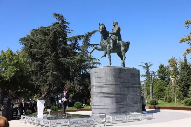 В Тбилиси установлен памятник Ираклию II