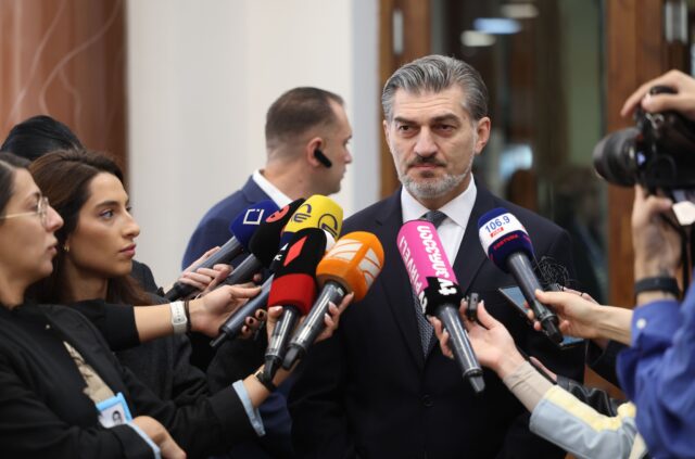 За беспорядками и призывами к свержению власти в Грузии стоят иностранные спецслужбы - Кавелашвили