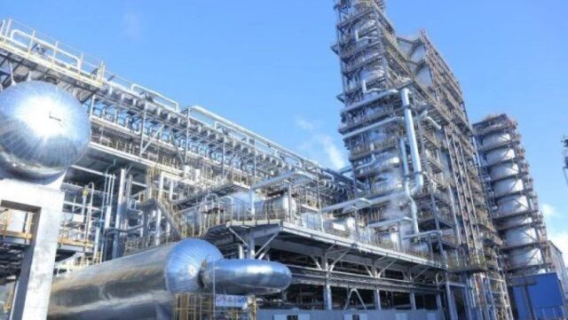 Россия начала поставлять нефть в Грузию