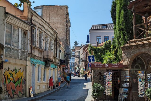 Мэрия Тбилиси анонсировала программу по переходу исторических зданий Тбилиси в муниципальную собственность